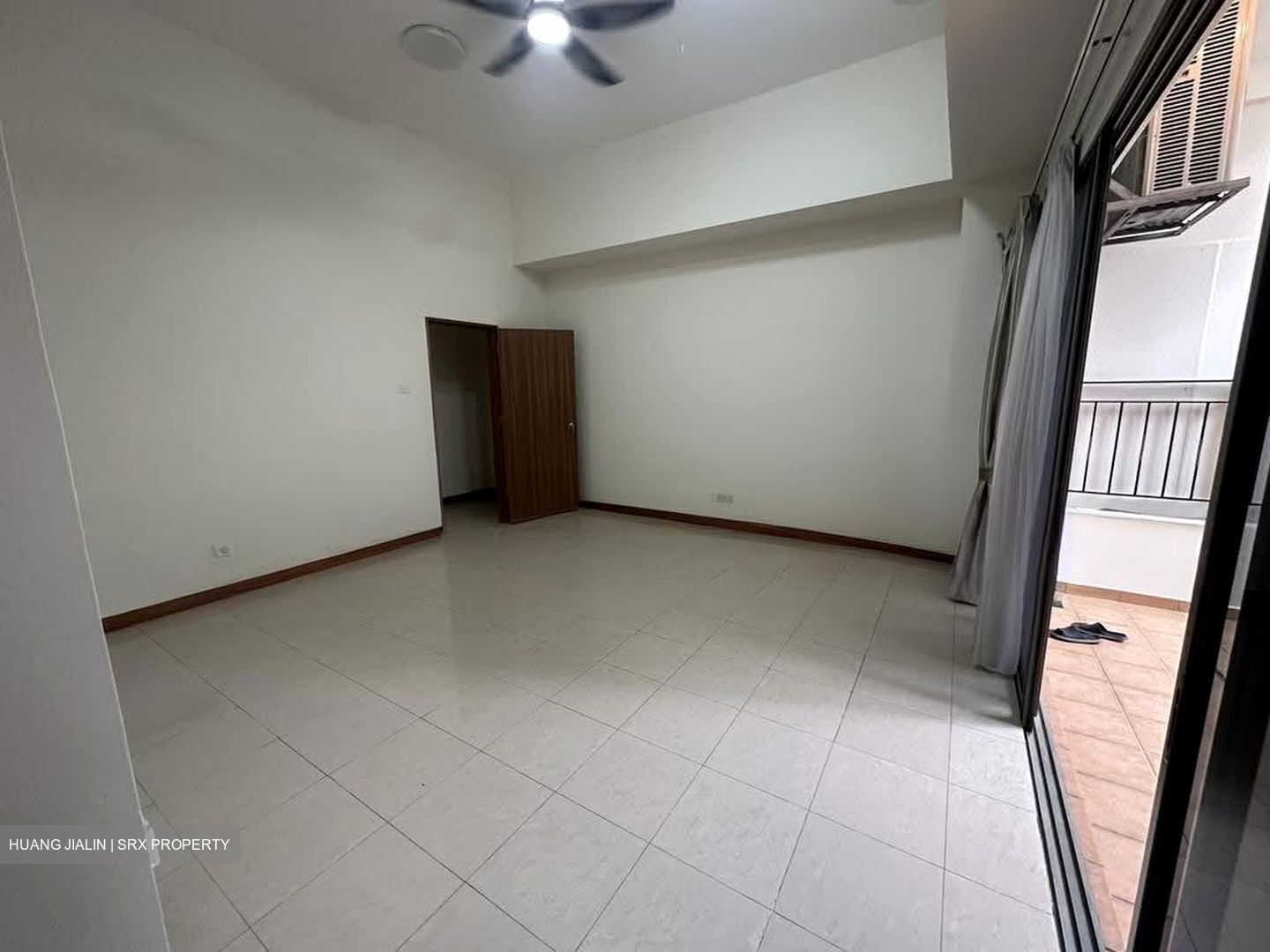 Dmanor (D16), Terrace #614982941